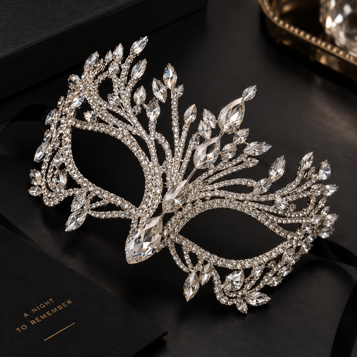 Midnight Royale – Crystal Masquerade Mask