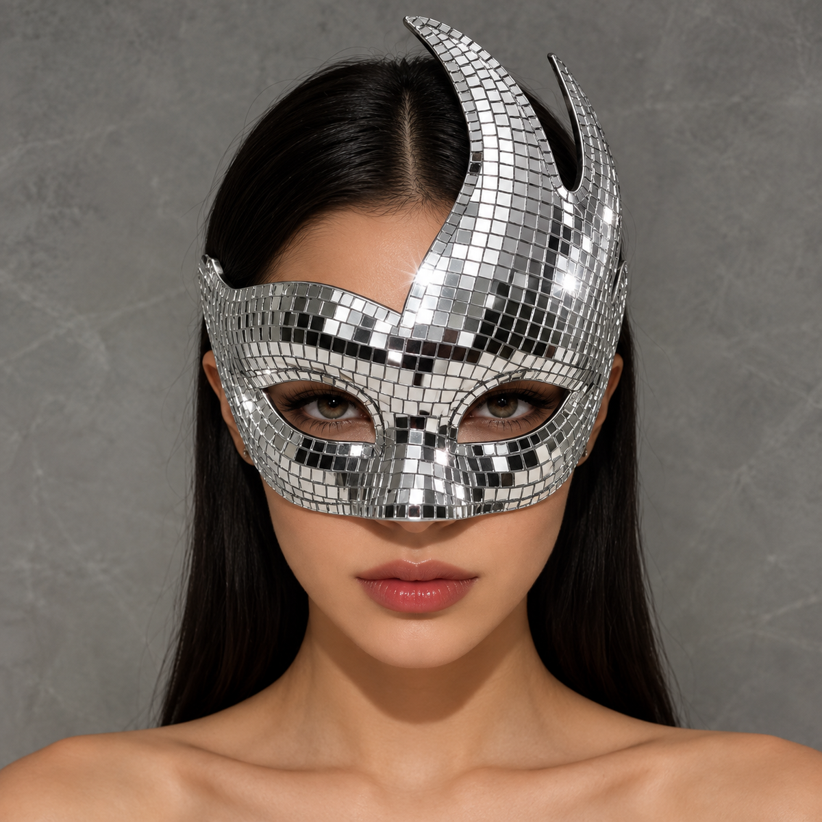 Midnight Inferno – Silver Mirror Mask